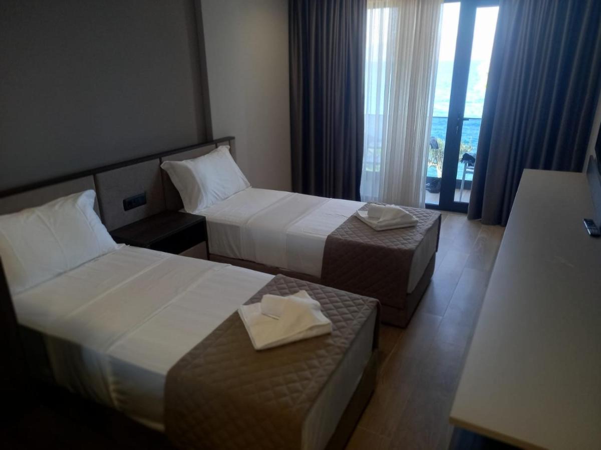 Joelle Premium Saranda