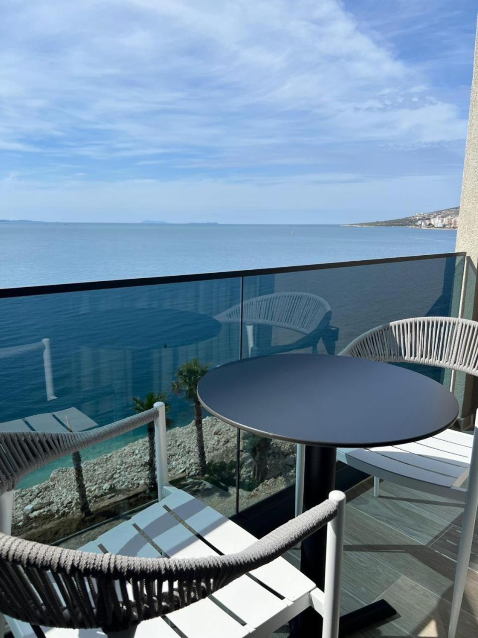 Joelle Premium Saranda