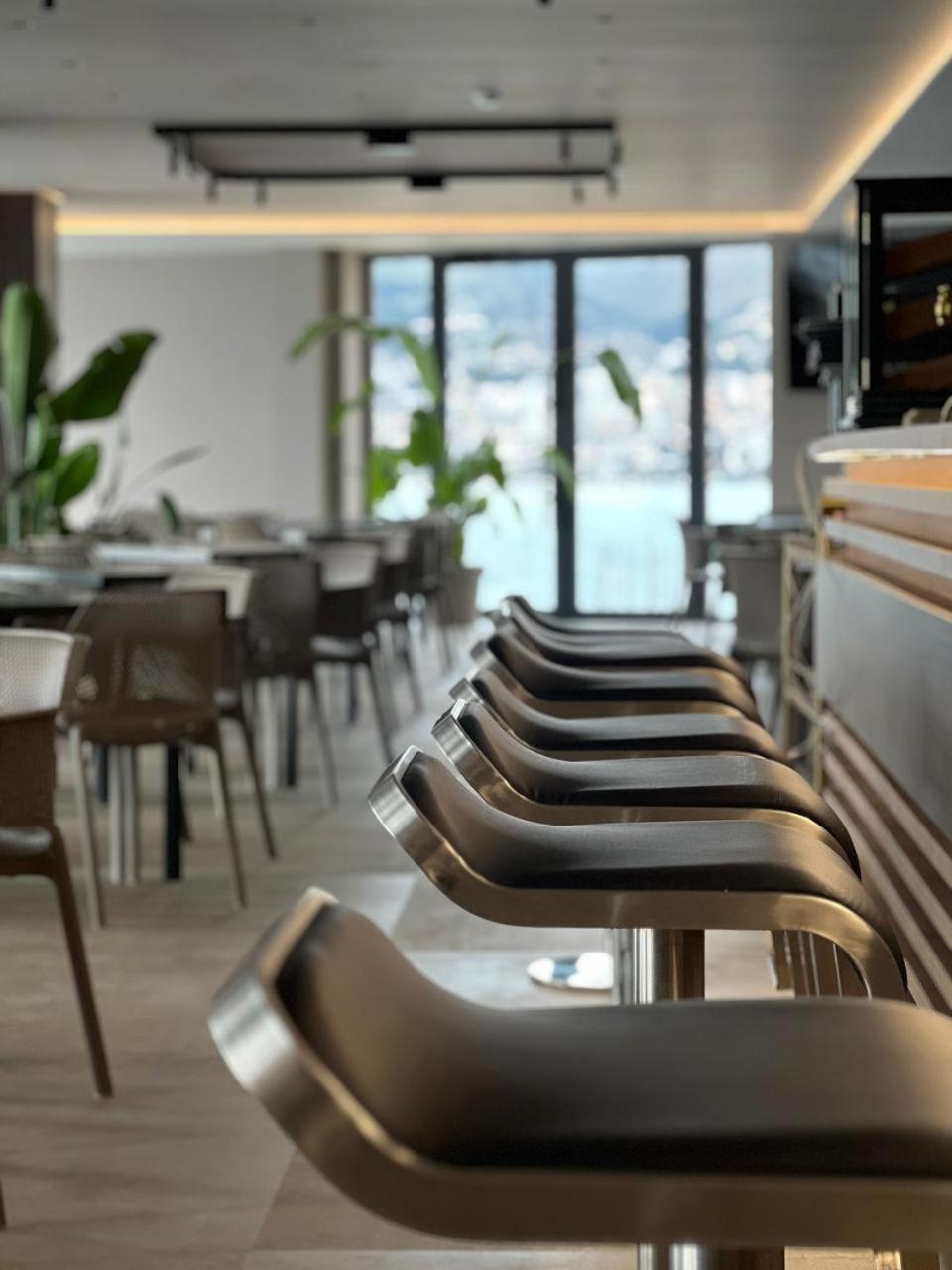 Joelle Premium Sarande