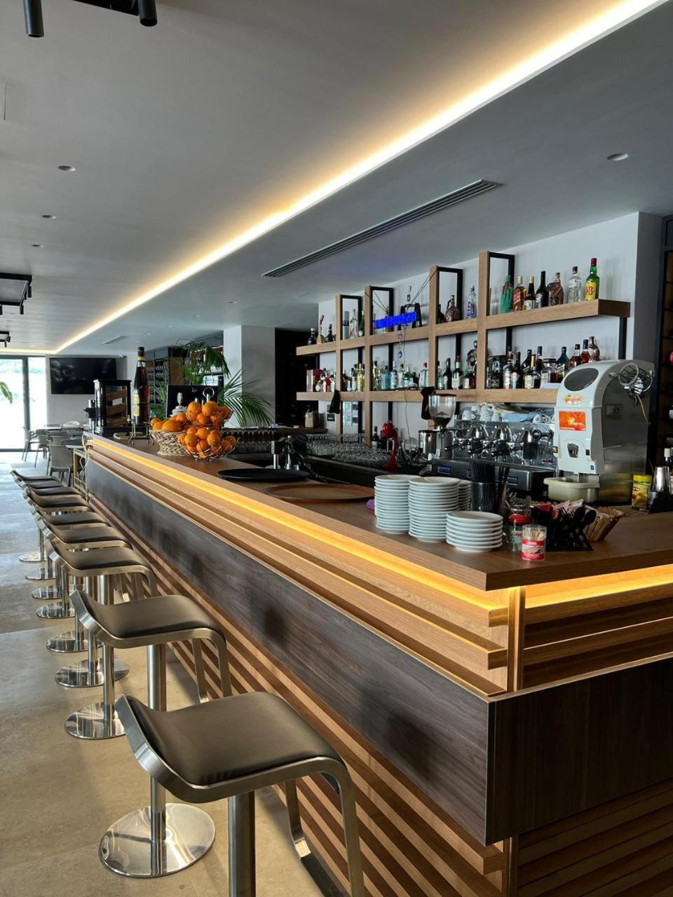 Joelle Premium Sarande