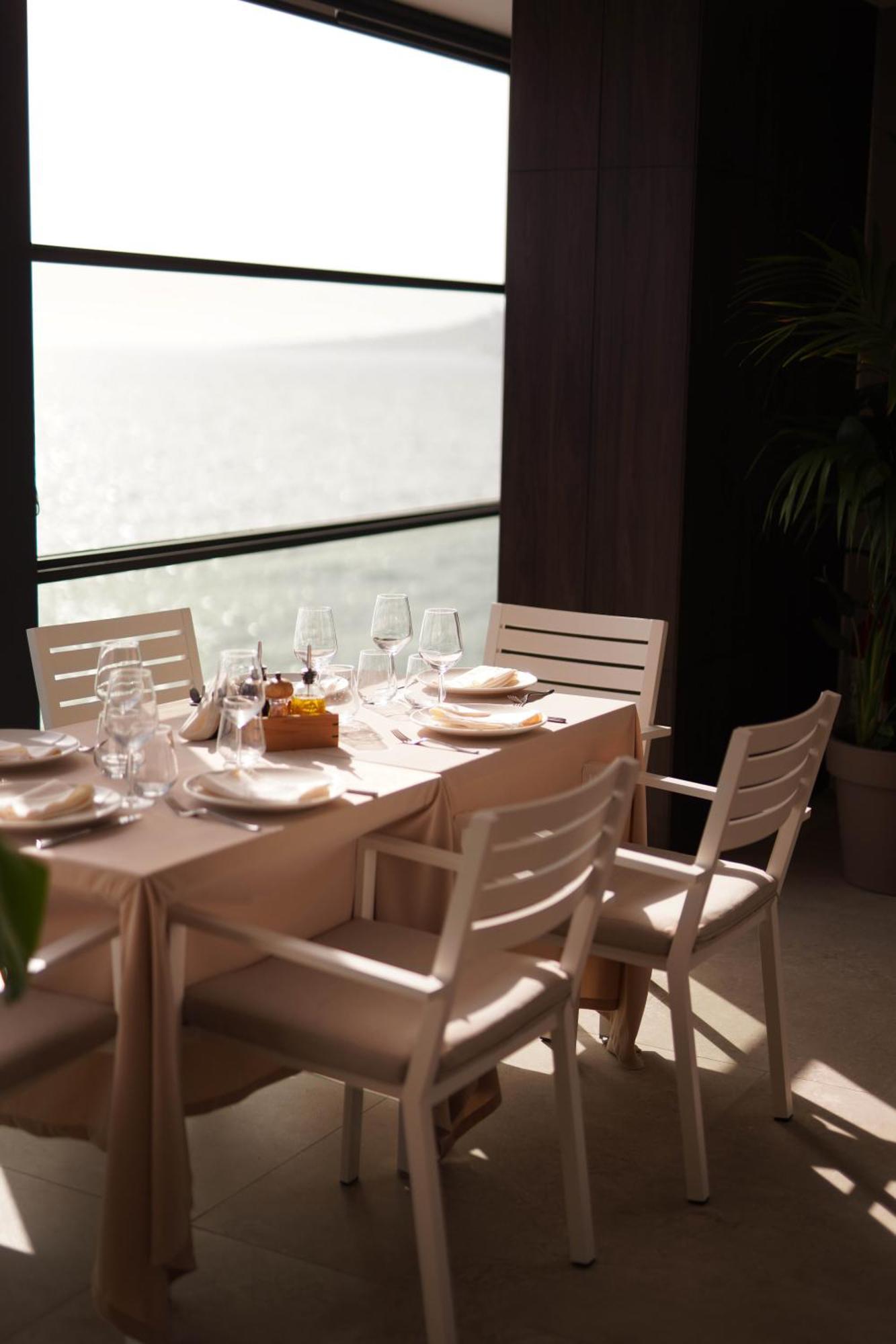 Joelle Premium Sarande